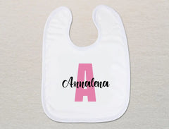 Personalisiertes Baby-Lätzchen | Name minimalistisch